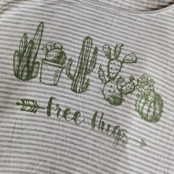 Cactus FREE HUGS tshirt striped super soft curved hem cap sleeve - Picture 1 of 3